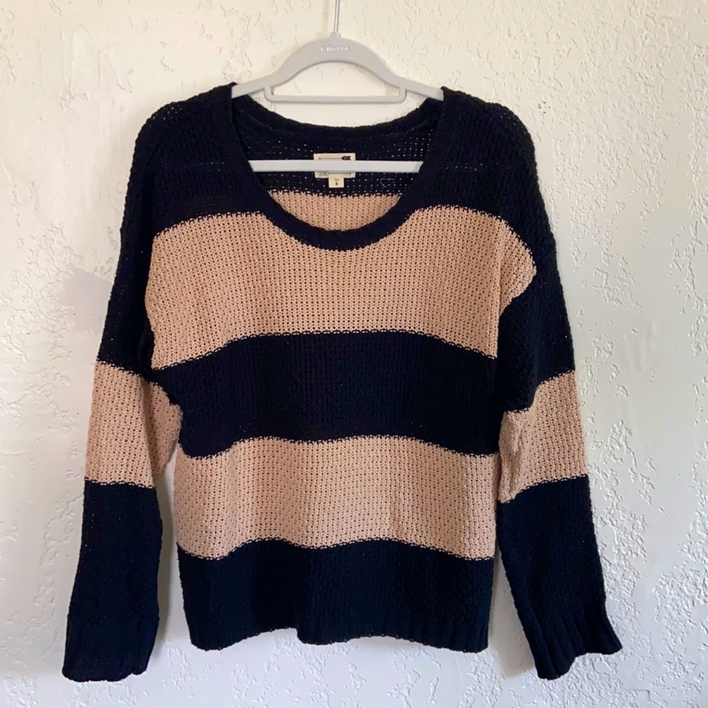 LA Hearts black and tan knit sweater, size small